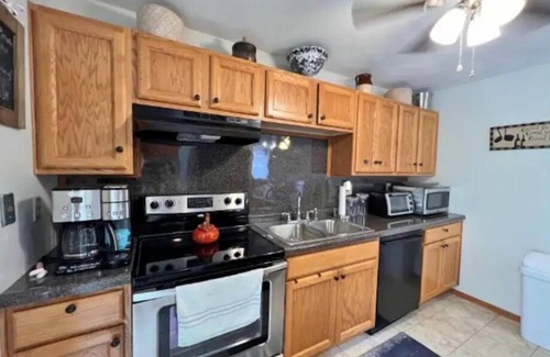 Peoria House | Maison Serene of Peace 04