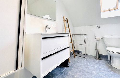 Denneville House | Maison St. Jacques. A wonderful property, Just a minutes walk to the beach !