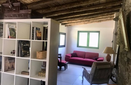 Moita Cottage | Maison Tour Restaurée en Chambres D'hôtes