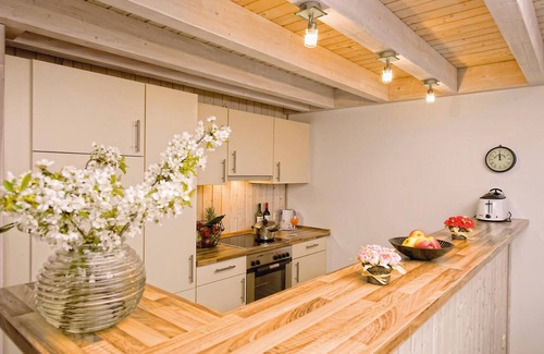 Bad Saarow House | Maisonette-Apartment „Bornholm“ 103m² für 6 Pers. im Schlosspark Bad Saarow, Sauna, Whirlpool und Kamin