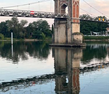 Trevoux Apartment | Maisonnette d'Artiste au cœur des ruelles médiévales