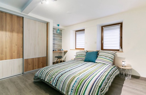 Neubois House | Majestic Holiday Home in Neubois with Private Pool