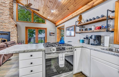 De Soto House | Majestic View Sleeps 8-HOT TUB