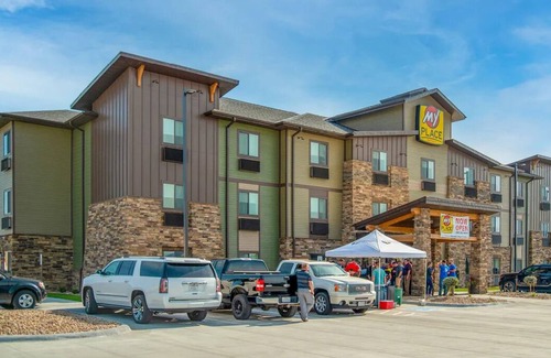Hastings Hotel | Make Yourself at Home in a Room w/Kitchen, Minutes from Cimarron Plaza