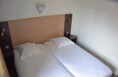 Sud Hotel | Making The Best Memories Along The Way! Outdoor Pool, Pets Are Welcome!