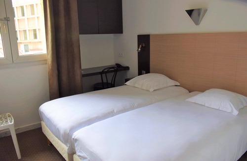 Sud Hotel | Making The Best Memories Along The Way! Outdoor Pool, Pets Are Welcome!