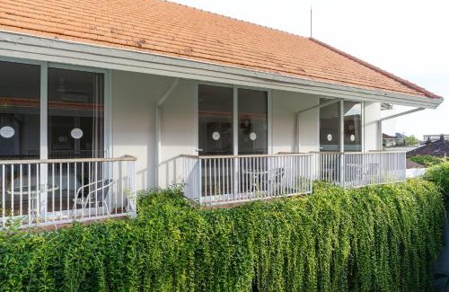 Berawa Apartment | Malam Hari ApartHotel