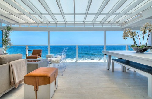 Eastern Malibu Villa | Malibu On The Beach!5 BEDROOMS! 4 KING BEDS!1WK 12K!100 5 Stars on other sites!