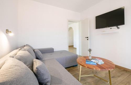 Brna Apartment | Maloa One Bedroom 2
