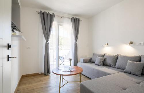 Brna Apartment | Maloa One Bedroom 2