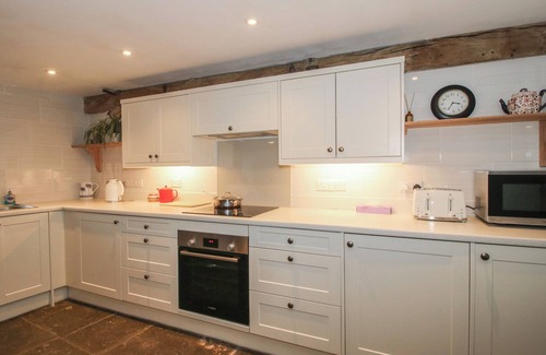 Bishops Castle Cottage | MALT HOUSE, family friendly, with a garden in Bishop's Castle