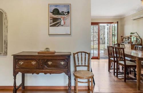 Blackheath House | Malvern Cottage Retreat Pet Friendly