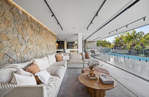 Kingscliff House | Mana Beach House - Award winning, Heated Pool, Gym