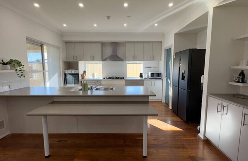 Dudley Park House | Mandurah Four Bedroom Guesthouse