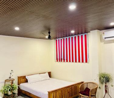 Adimaly House | Mangattu Salkara highway view retreat