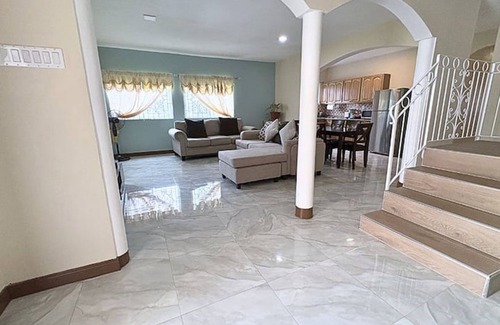 Mango Walk House | Mango Villa at Montego Bay! - Entire home in Montego Bay, Jamaica