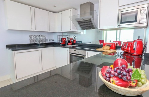 Portland Cottage | Manhattan Beach