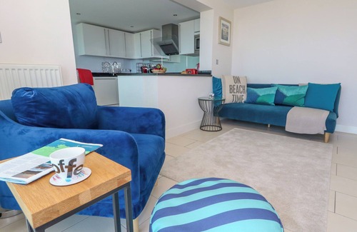 Portland Cottage | Manhattan Beach