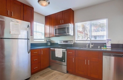 Central Mission Beach Condo | Manhattan Shores 3