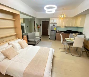 Pinagsama Apartment | Manila Staycation at The Venice Luxury Residences - Tower A near Venice Grand Canal, Mckinley Hills