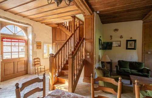 Saint-Martin-des-Entrees House | Manoir de Damigny