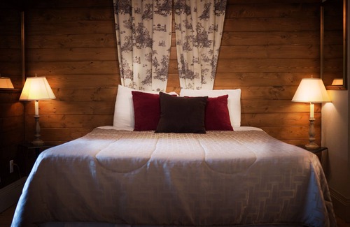 Saint-Raymond Hotel | Manoir du Lac Sept-Îles