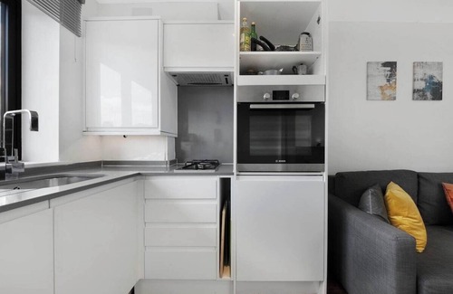 Harringay Apartment | Manor House Studio by MoreThanStays | Garden