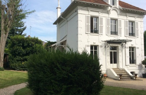 Le Vesinet House | MANSARD VILLA IN VESINET