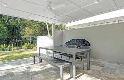 Huskisson House | Manzi Jervis Bay with Heated Pool