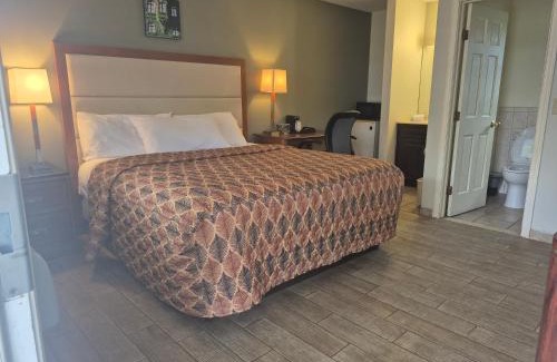 New Milford Hotel | Maple leaf motel