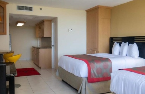 Sunny Isles Beach Hotel | Marco Polo Beach Resort on the OCEAN on Collins Avenue! Pool