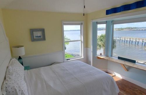 Jensen Beach House | Margarita-Ville on the water! Stunning Sunsets!
