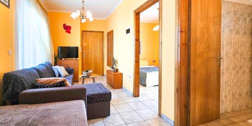Katerini Apartment | Maria's Apartment with private parking
