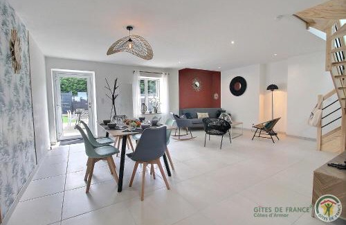 Plurien House | Marie