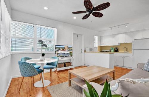 Hollywood South Central Beach Apartment | Marine Villas # 4