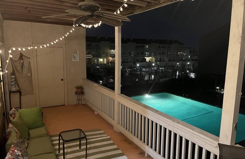 El Lago Condo | Mariner's Village Tranquility