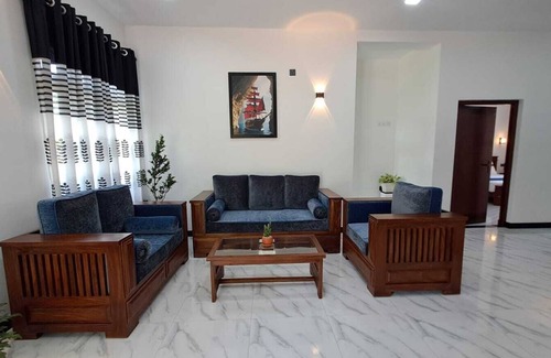 Uswetakeiyawa Hotel | Mario Ocean View