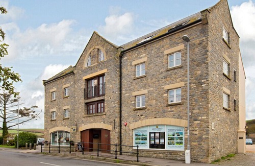 West Bay Apartment | Maritime House Apartment