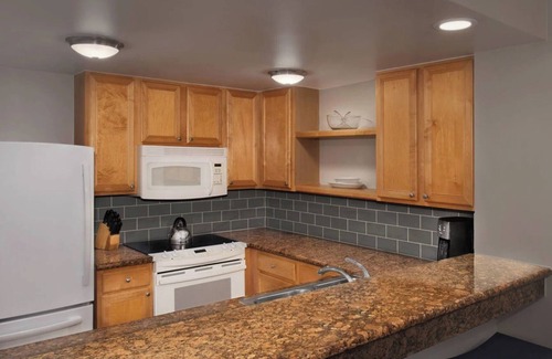 Oceanside Resort | Marriott Monarch at Sea Pines- 2 Bedroom Unit Sleeps 6!