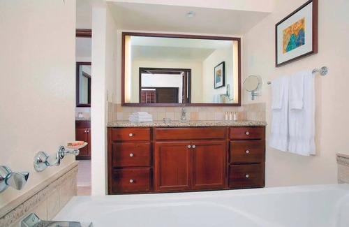 Ko Olina Resort | Marriott's Ko Olina Beach Club Resort 2-br Ocean View Dec 20 - 27 2025, 7 nights