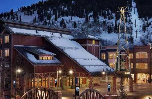 Downtown Park City Villa | Marriott Summit Watch - Christmas in Park City! Luxury 2-bedroom Villa- Sleeps 8