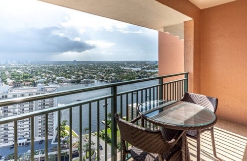 Barrier Island Apartment | Marriotts BeachPlace Towers - Studio