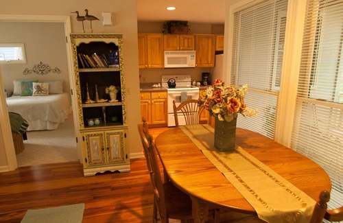 Knowles Island Plantation Cottage | Marsh-view Cottage in the Woods: surrounded by majestic oaks, birdsong & marsh!