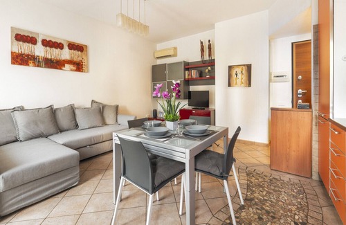 Gorla Apartment | Martesana Flat with Balcony - M1 Gorla and Turro