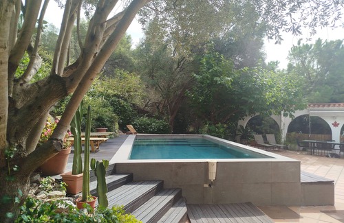 Castelldefels House | Marvelous 4-bedroom garden house, Castelldefels,5 min. walking from the beach