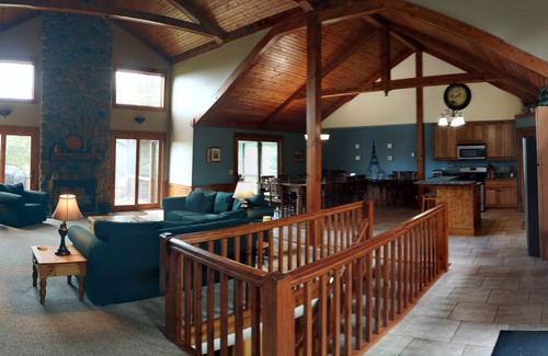 The Galena Territory House | Marvelous Home Away From Home, 4 + 5 Bdr Nxt Dr - Lrg Group Gathering -With Hot Tubs