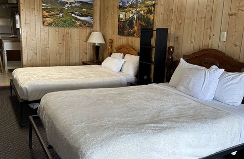 Dinosaur Hotel | Marvelous hotel with WiFi in Dinosaur