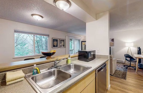 Poulsbo House | Marvelous townhome close to major employers in Poulsbo WA