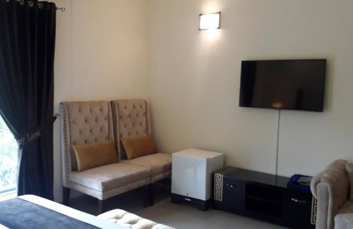 Gulberg Hotel | MaryLeena Hotel Gulberg