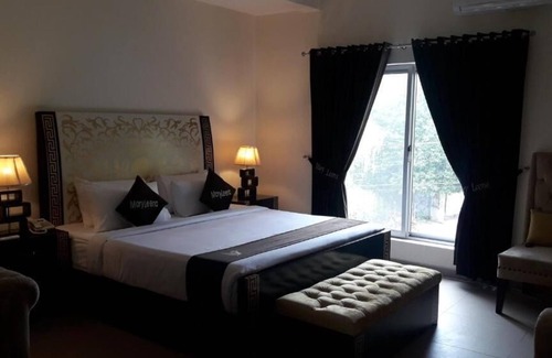 Gulberg Hotel | MaryLeena Hotel Gulberg